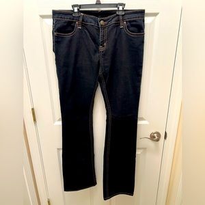 Buffalo Mischa low rise mini boot cut with stretch. NWOT. Never worn. Black. 32